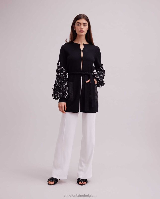 Anne Fontaine vrouwen laure trui gebreid vest met tweekleurige bloemblaadjes op de mouwen kleding zwart wit 06TRT472