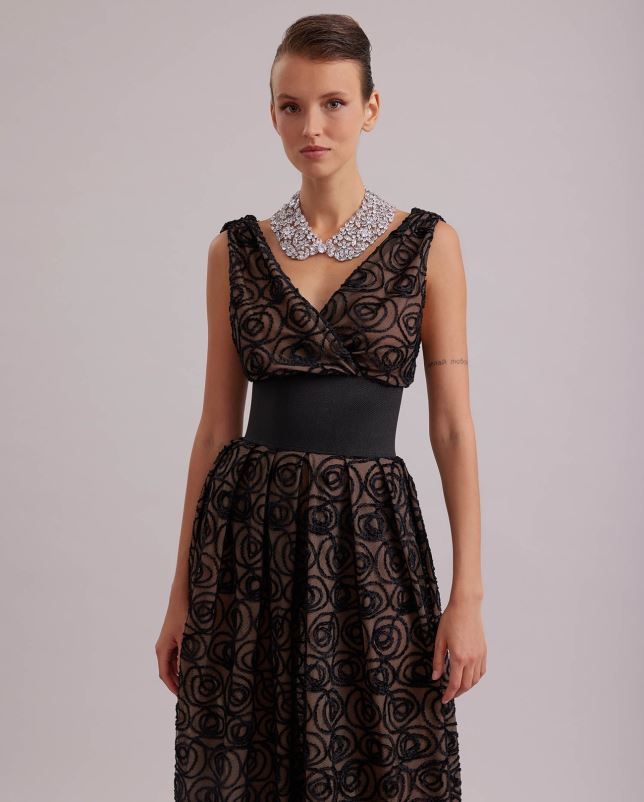 Anne Fontaine vrouwen muse jurk mouwloze doorschijnende jurk met net-overlay geborduurd met fluwelen rozen kleding zwart 06TRT103