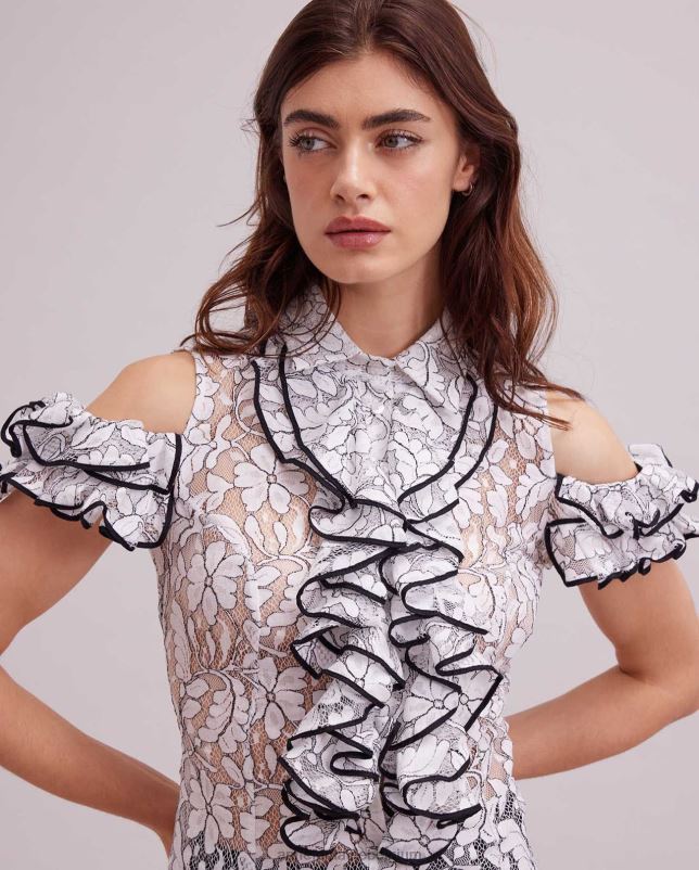 Anne Fontaine vrouwen roc shirt kanten schoudershirt met contrasterende bies en ruches kleding zwart wit 06TRT236